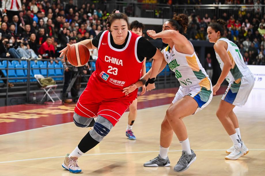 [图]中国女篮72-66战胜巴西女篮 取得热身赛两连胜