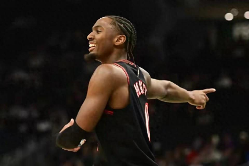 28圈-马刺屠76人揽四奖，文班24分钟+41；防守破局雪旧耻，前路可可期